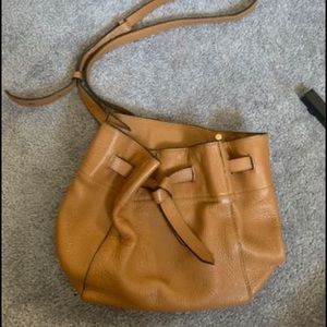 Annabelle ingall - Georgia bucket bag